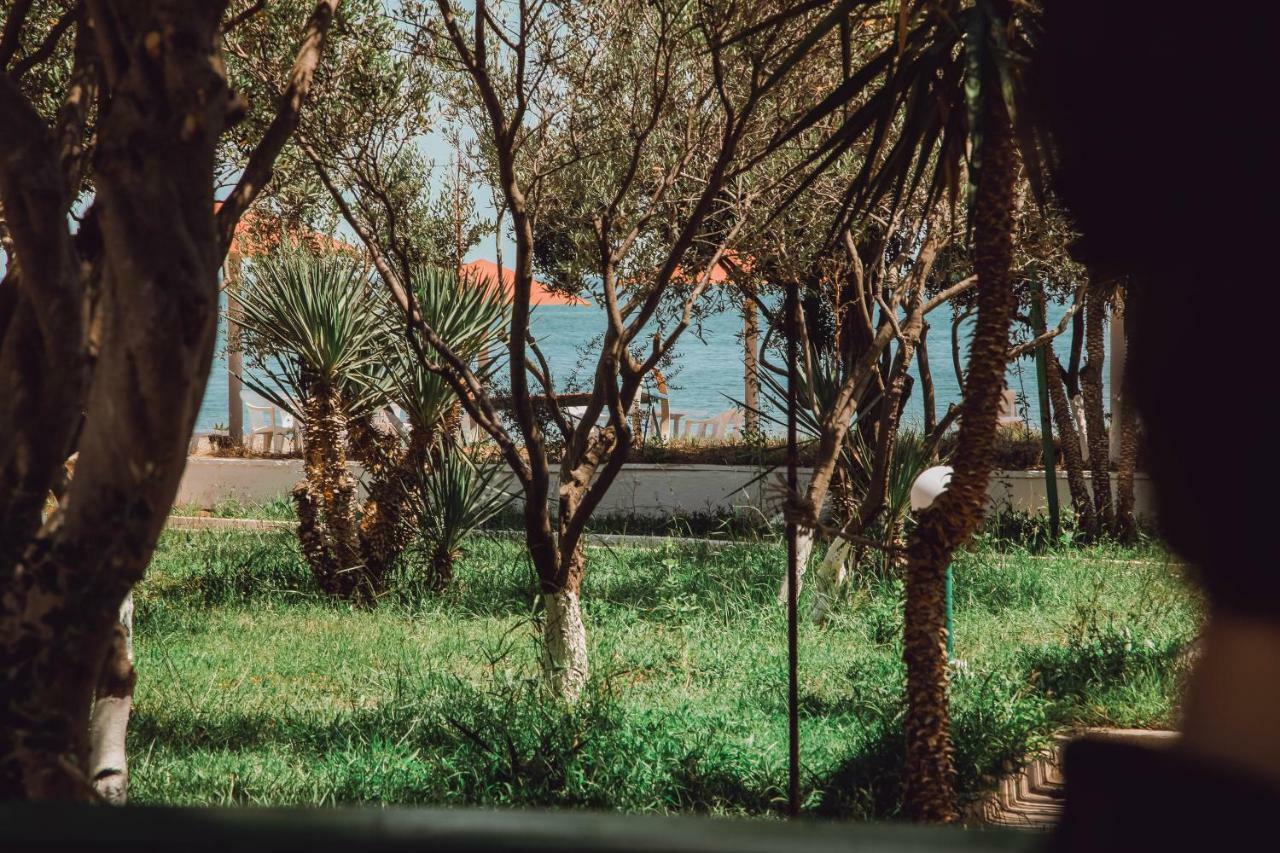 Mavi Dalga Beach Hotel Lokbatan 外观 照片